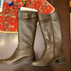 Tahari size 8 brown ta-kaley boots